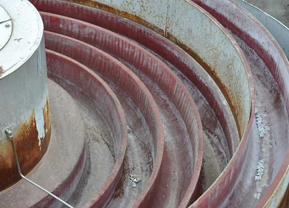 ShineTec's continuous tunnel bowl vibratory finisher